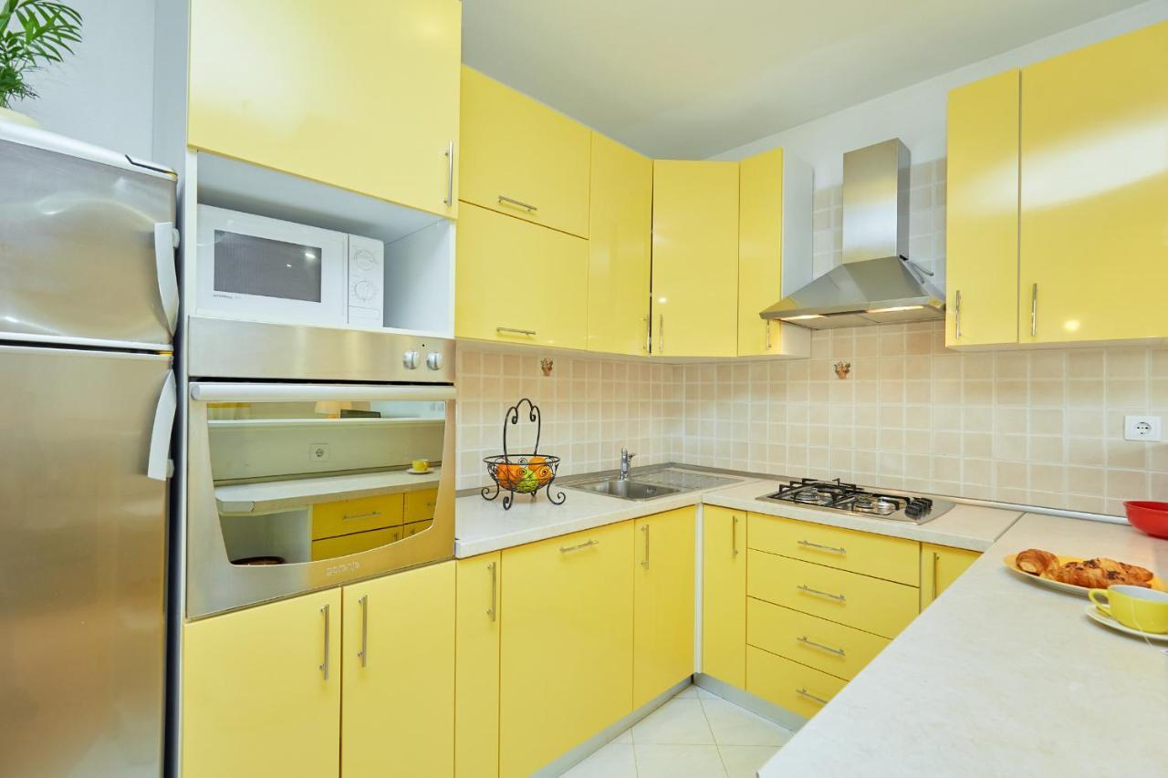 Apartments Zelic Tucepi Phòng bức ảnh