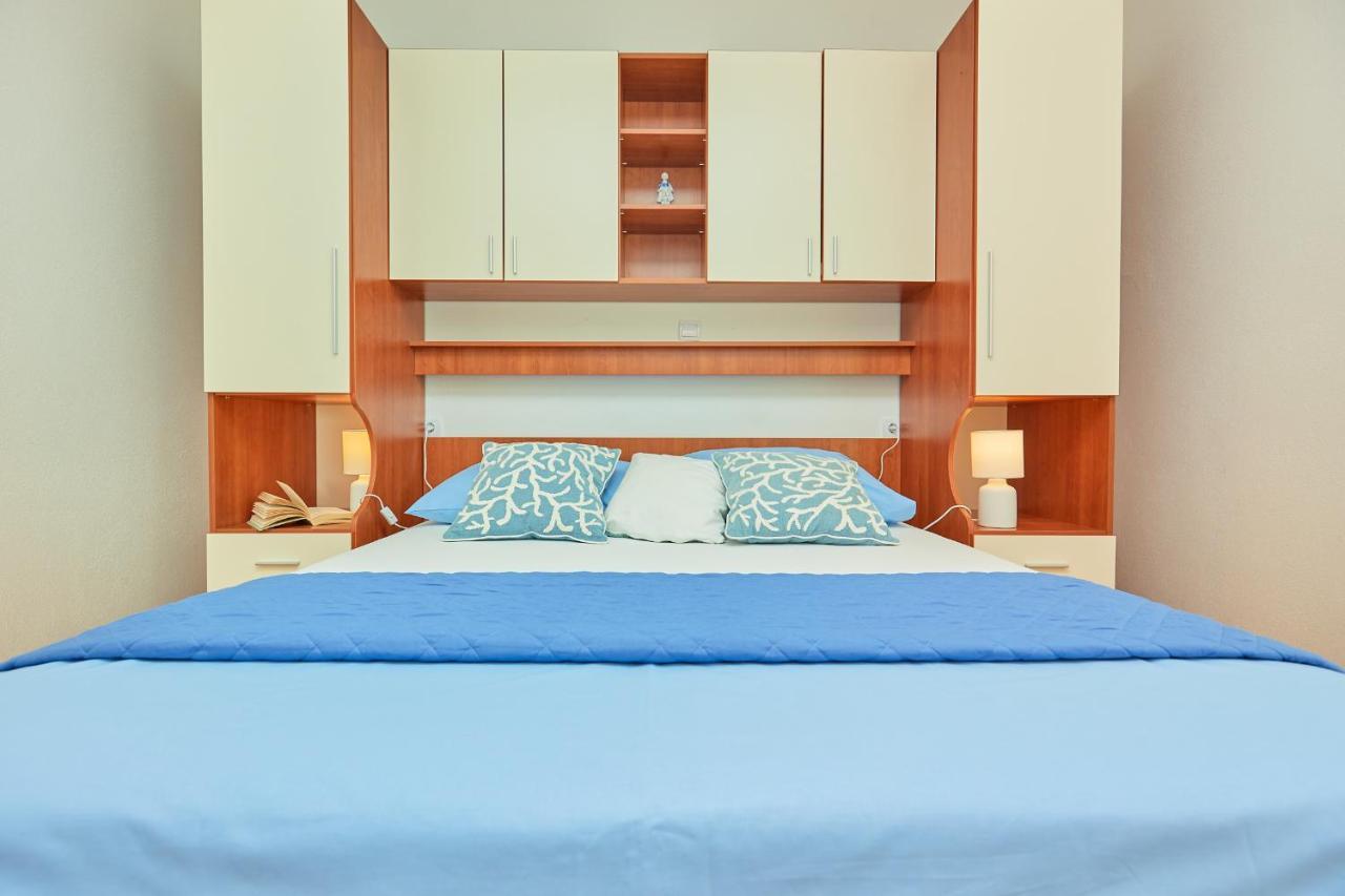 Apartments Zelic Tucepi Phòng bức ảnh