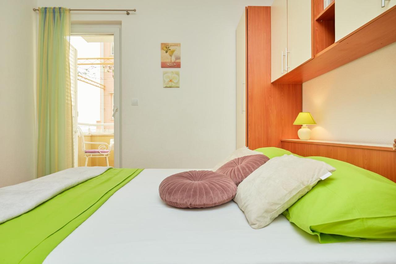 Apartments Zelic Tucepi Phòng bức ảnh