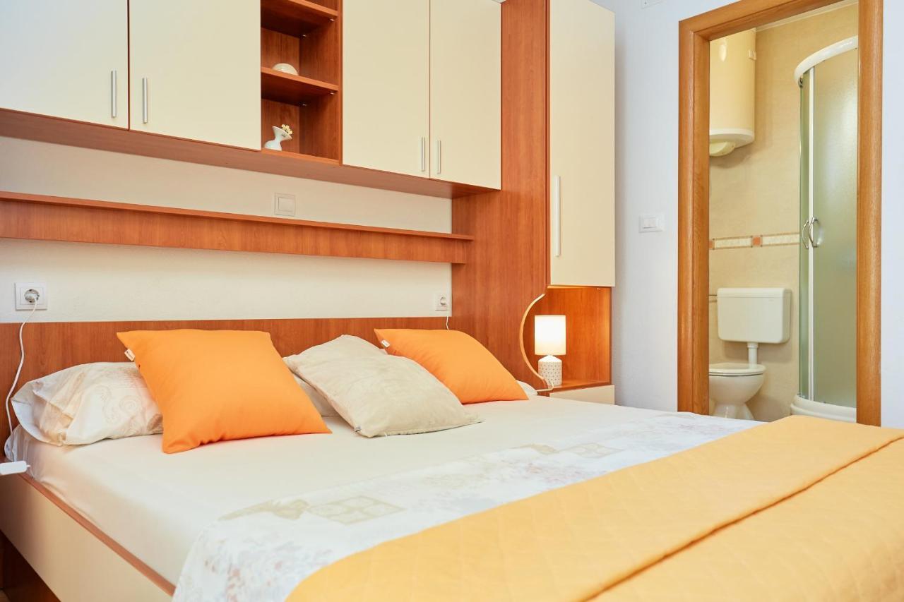 Apartments Zelic Tucepi Phòng bức ảnh