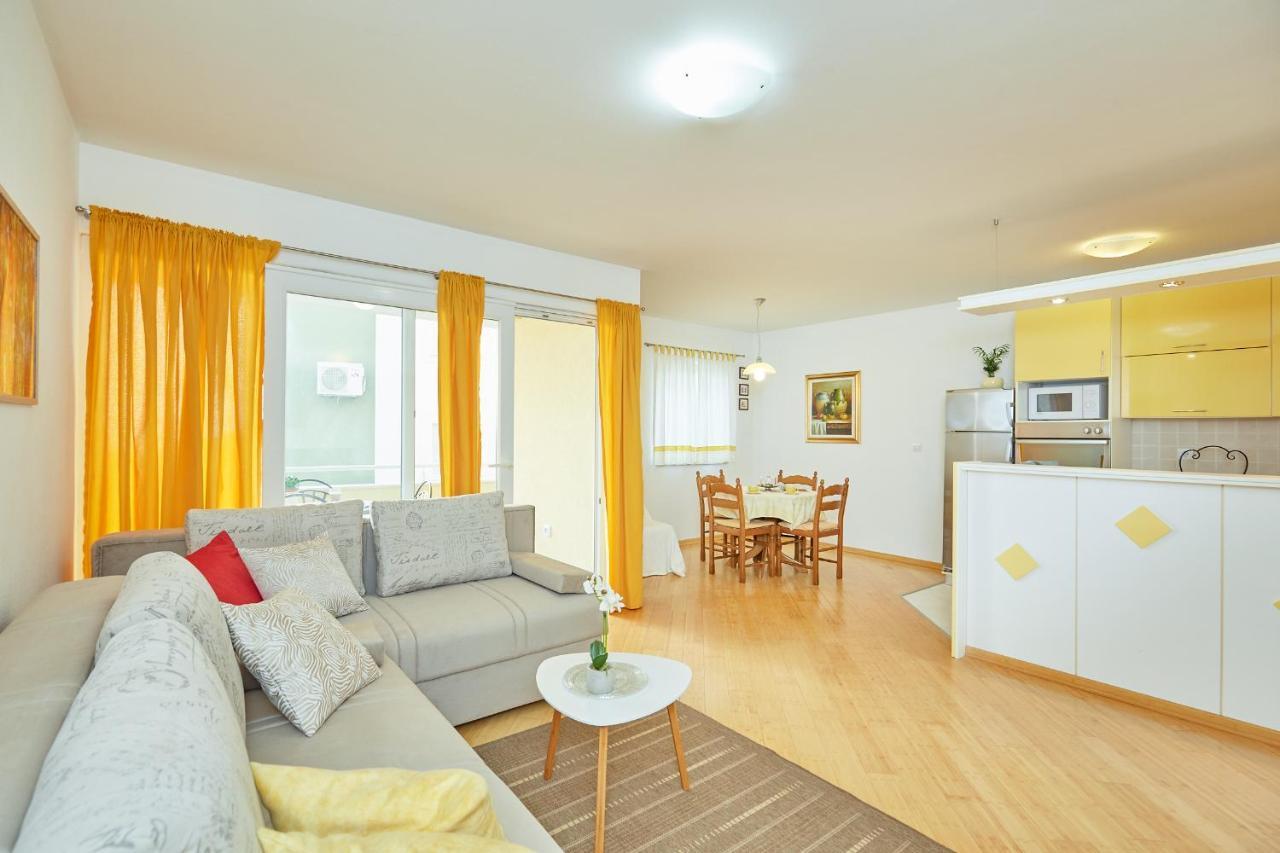 Apartments Zelic Tucepi Ngoại thất bức ảnh