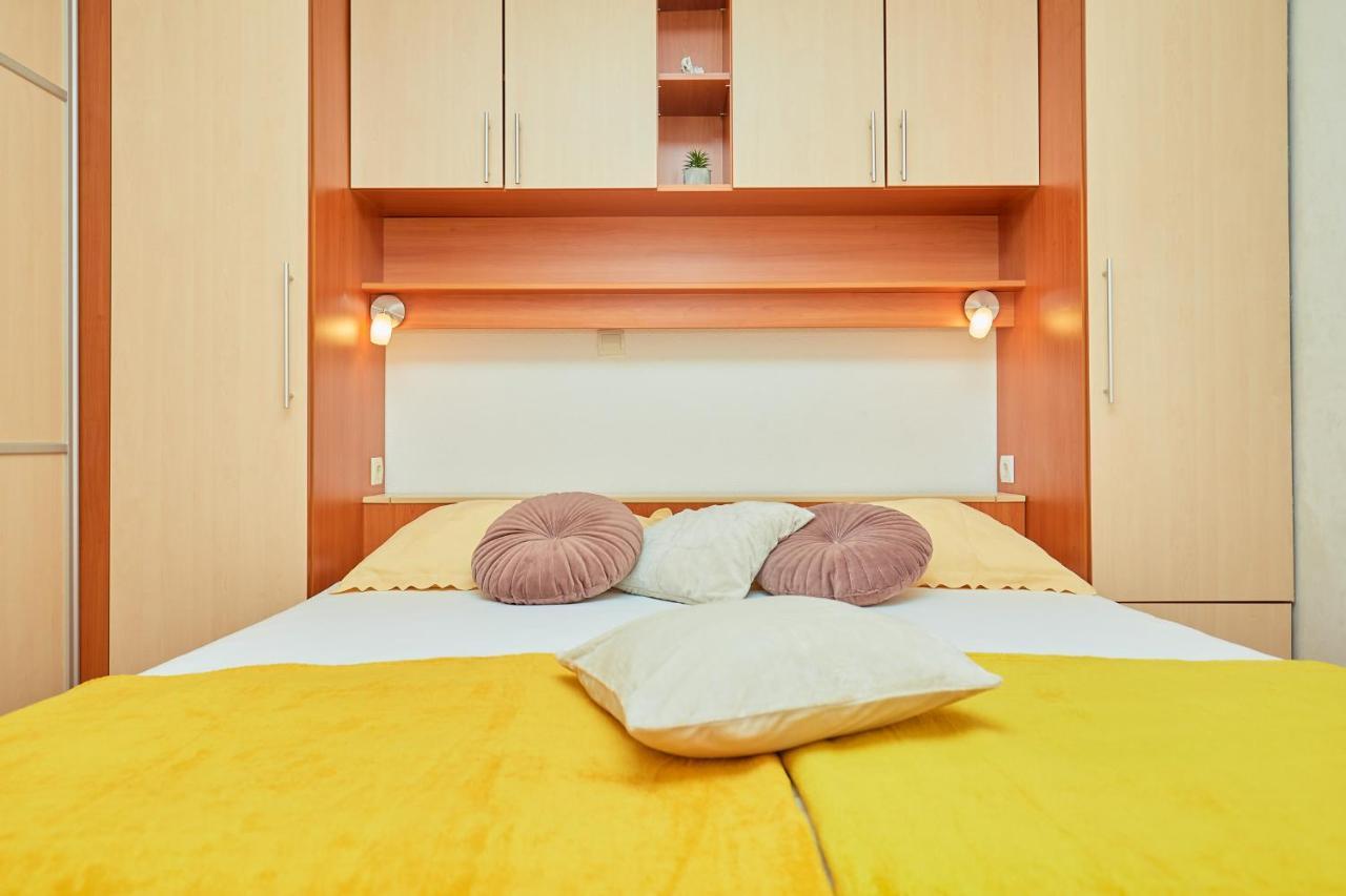 Apartments Zelic Tucepi Ngoại thất bức ảnh