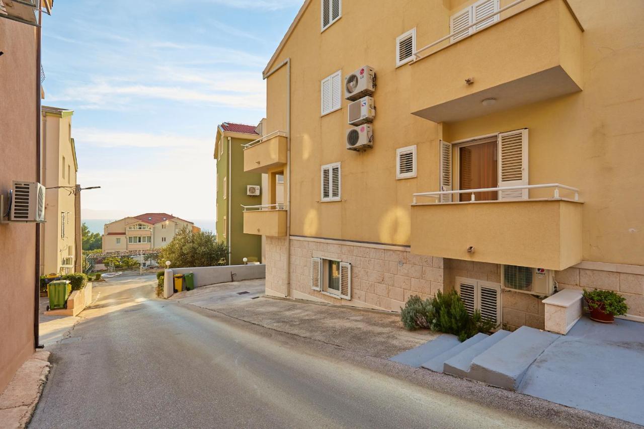 Apartments Zelic Tucepi Ngoại thất bức ảnh